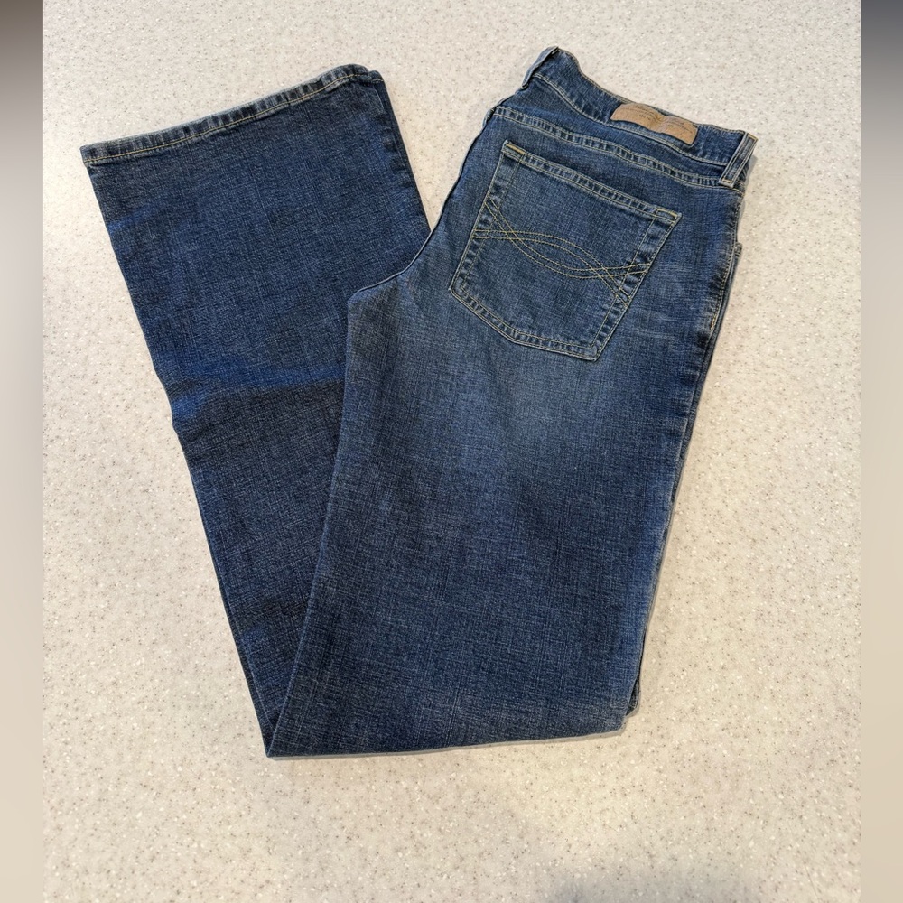 Women’s Abercrombie & Fitch Flare Hem Jean, 10